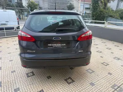 Ford Focus SW 2013 — foto 5 de 23