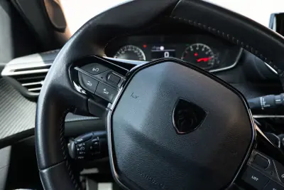 Peugeot 2008 2023 - 19750 EUR, 40500 km - AUTO.MOTO.pt - 40500km - foto 10 de 20