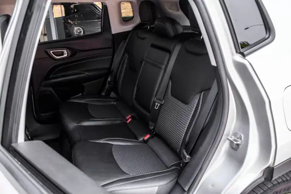 Jeep Compass 2023 - 25490 EUR, 87819 km - AUTO.MOTO.pt - 87819km - foto 31 de 47