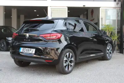 Renault Clio 2023 - 15900 EUR, 41700 km - AUTO.MOTO.pt - 41700km - foto 2 de 21