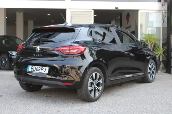 Renault Clio 2023 - 15900 EUR, 41700 km - AUTO.MOTO.pt - 41700km - foto 2 de 21
