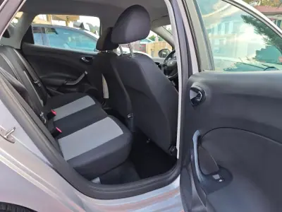 SEAT Ibiza 2016 - 10900 EUR, 80000 km - AUTO.MOTO.pt - 80000km - foto 23 de 29