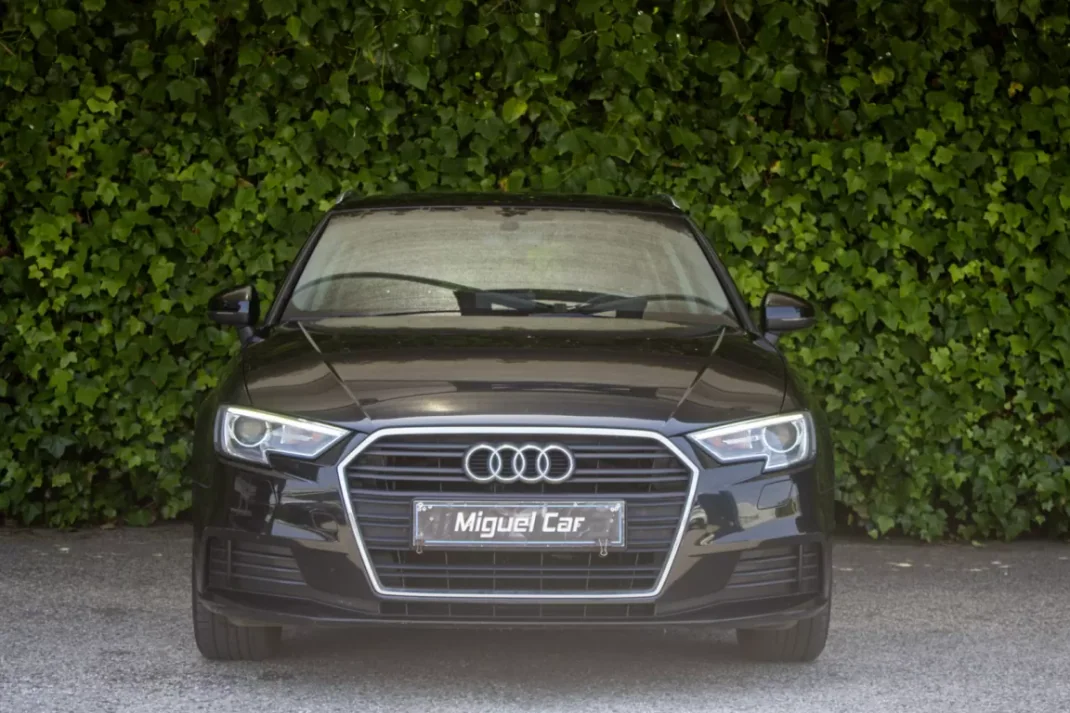 Audi A3 Sportback 2019 - 17800 EUR, 118000 km - AUTO.MOTO.pt - 118000km - foto 2 de 16