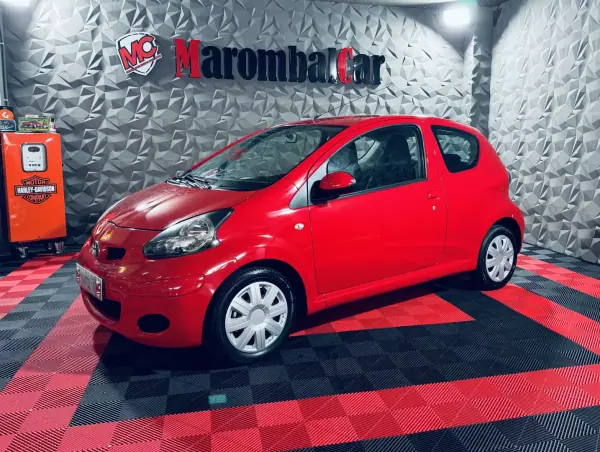 Toyota Aygo 2009 - 4990 EUR, 101120 km - AUTO.MOTO.pt - 101120km - foto 4 de 21