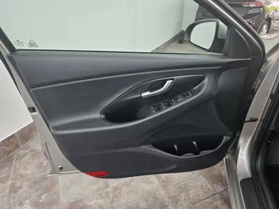 Hyundai i30 2019 - 14900 EUR, 43264 km - AUTO.MOTO.pt - 43264km - foto 11 de 33
