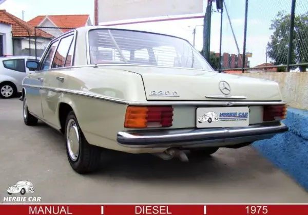 Mercedes-Benz 220 1975 - 12500 EUR, 31373 km - AUTO.MOTO.pt - 31373km - foto 5 de 20