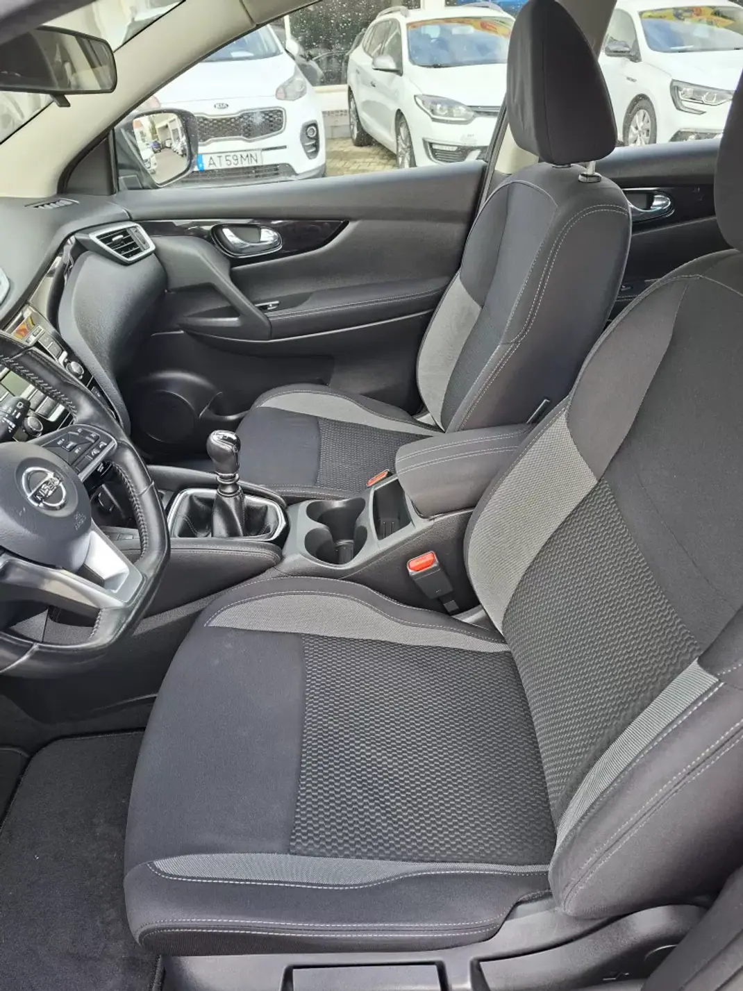 Nissan Qashqai 2018 - 15500 EUR, 57950 km - AUTO.MOTO.pt - 57950km - foto 12 de 25