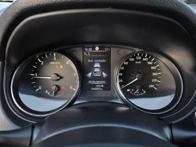 Nissan Qashqai 2015 - 13990 EUR, 146000 km - AUTO.MOTO.pt - 146000km - foto 23 de 40