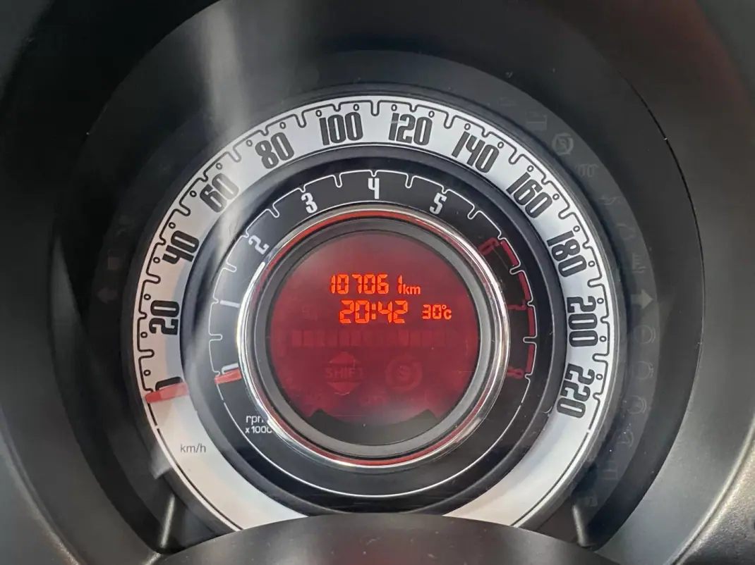 Fiat 500C 2010 - 7250 EUR, 107061 km - 107061km - foto 2 de 18
