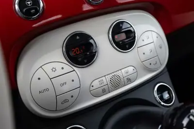Fiat 500 2021 - 9999 EUR, 110500 km - AUTO.MOTO.pt - 110500km - foto 18 de 26