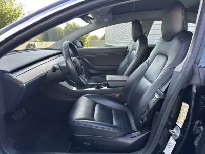 Tesla Model 3 2019 - 19900 EUR, 270000 km - AUTO.MOTO.pt - 270000km - foto 40 de 53