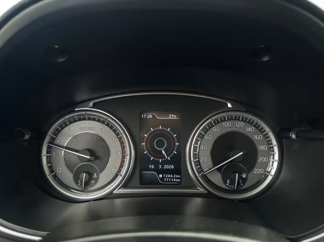 Suzuki Vitara 2019 - 15990 EUR, 77000 km - AUTO.MOTO.pt - 77000km - foto 21 de 32