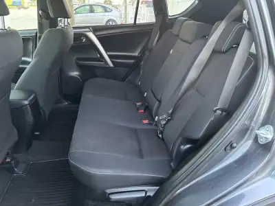 Toyota RAV4 2017 - 28500 EUR, 127120 km - AUTO.MOTO.pt - 127120km - foto 7 de 17