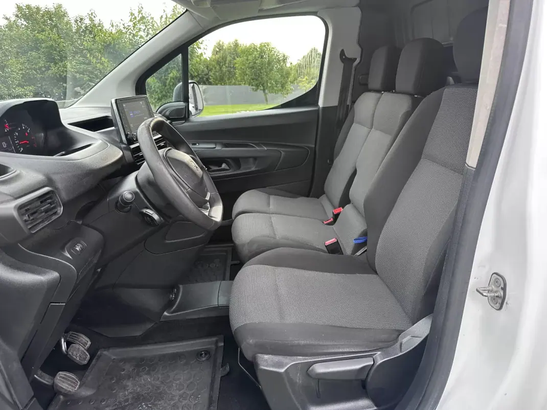 Peugeot Partner 1.5HDI 3lugares 2021 - 11900 EUR, 160000 km - AUTO.MOTO.pt - 160000km - foto 38 de 47