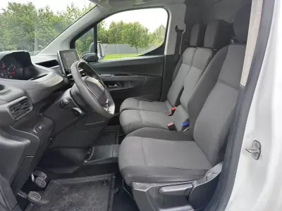 Peugeot Partner 1.5HDI 3lugares 2021 - 11900 EUR, 160000 km - AUTO.MOTO.pt - 160000km - foto 38 de 47