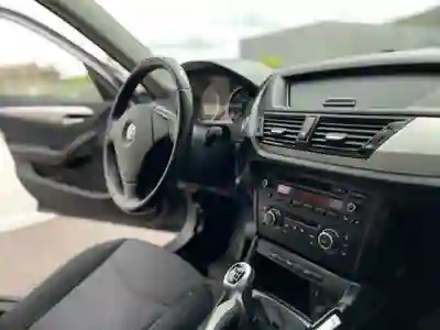 BMW X1 2014 - 13500 EUR, 208000 km - AUTO.MOTO.pt - 208000km - foto 7 de 17