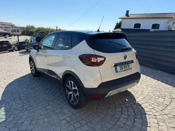 Renault Captur 2019 — photo 3 of 27