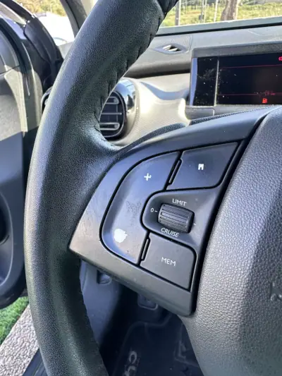 Citroën C4 Cactus 2018 - 11900 EUR, 180000 km - AUTO.MOTO.pt - 180000km - foto 38 de 47