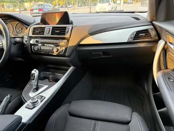 BMW 116 2017 - 18900 EUR, 53517 km - 53517km - foto 14 de 15