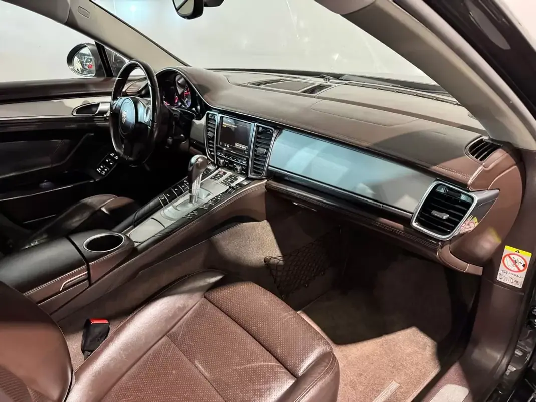 Porsche Panamera 2011 - 36900 EUR, 197360 km - 197360km - foto 47 de 60