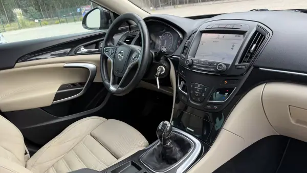 Opel Insignia 2016 - 12500 EUR, 164000 km - AUTO.MOTO.pt - 164000km - foto 43 de 61