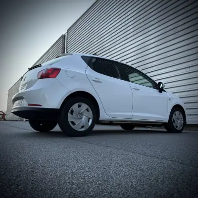 SEAT Ibiza 2011 - 5900 EUR, 204000 km - AUTO.MOTO.pt - 204000km - foto 12 de 20
