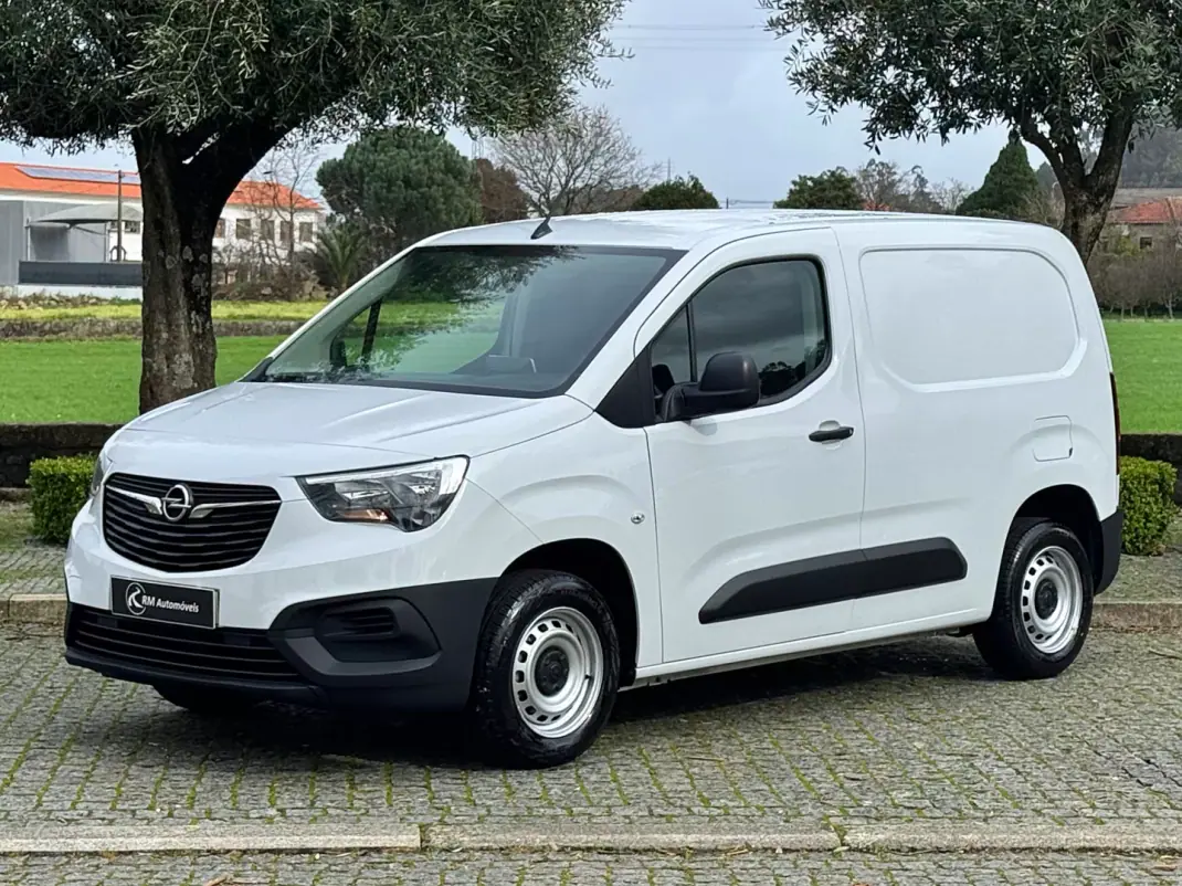 Opel Combo 2022 - 14450 EUR, 90000 km - AUTO.MOTO.pt - 90000km - foto 11 de 37