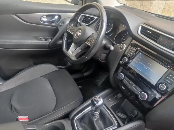 Nissan Qashqai 2019 - 18300 EUR, 116500 km - AUTO.MOTO.pt - 116500km - foto 9 de 13