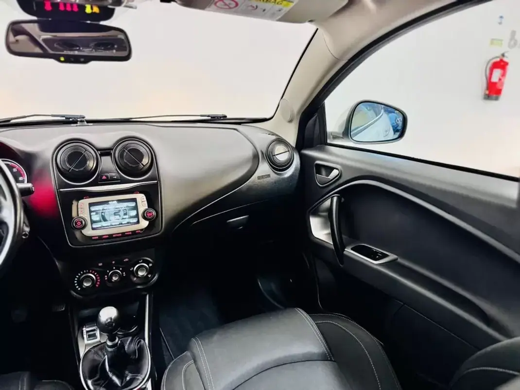 Alfa Romeo MiTo 2016 - 8950 EUR, 104000 km - 104000km - foto 28 de 55