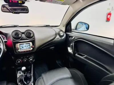 Alfa Romeo MiTo 2016 - 8950 EUR, 104000 km - AUTO.MOTO.pt - 104000km - foto 28 de 55