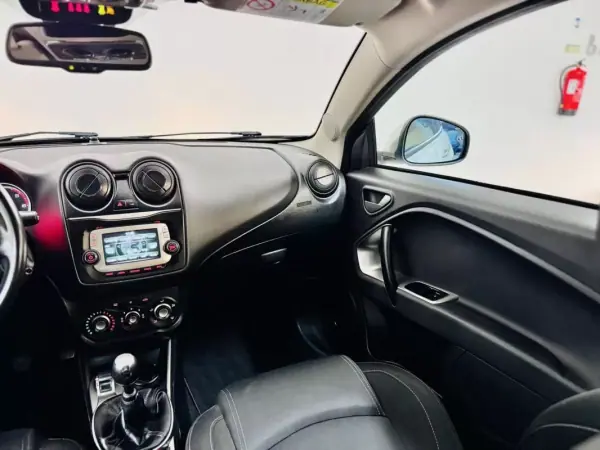 Alfa Romeo MiTo 2016 - 8950 EUR, 104000 km - AUTO.MOTO.pt - 104000km - foto 28 de 55