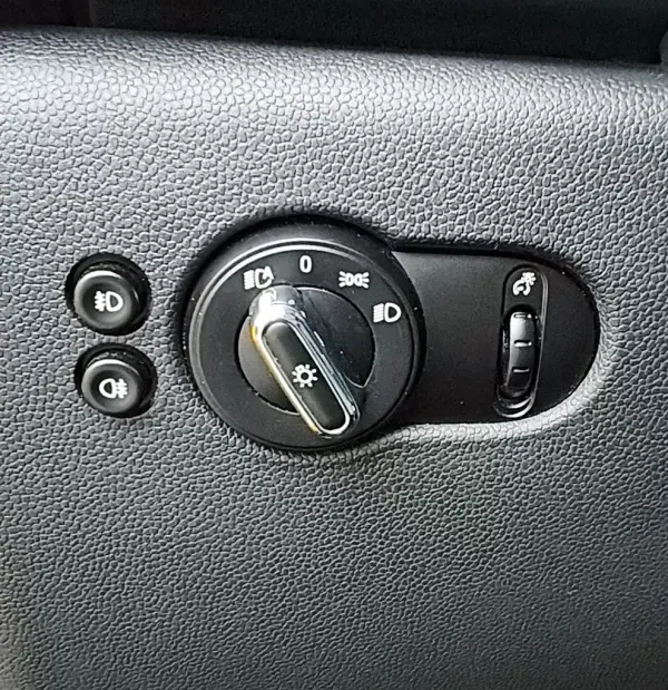 MINI Berlingo 2015 - 18000 EUR, 101200 km - AUTO.MOTO.pt - 101200km - foto 22 de 29