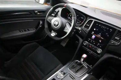 Renault Mégane 2023 - 75000 EUR, 4000 km - AUTO.MOTO.pt - 4000km - foto 18 de 29