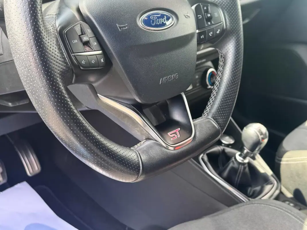 Ford Fiesta 2019 - 22990 EUR, 111300 km - AUTO.MOTO.pt - 111300km - foto 14 de 15