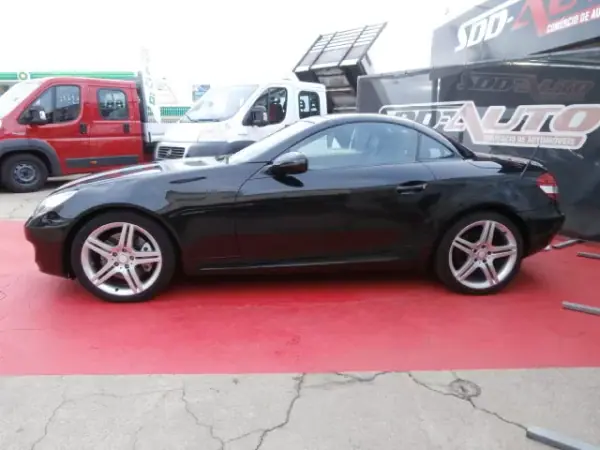 Mercedes-Benz SLK 200 2010 - 16000 EUR, 176098 km - AUTO.MOTO.pt - 176098km - foto 10 de 32