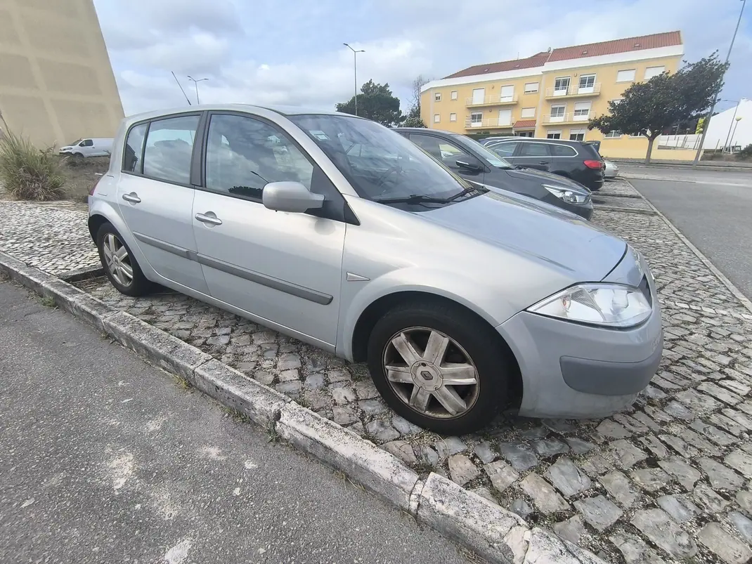 Renault Mégane 2003 - 2000 EUR, 231329 km - 231329km - foto 4 de 15