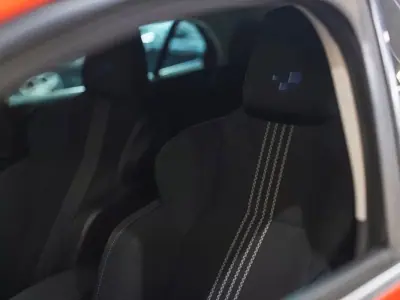 Renault Mégane 2017 - 15750 EUR, 110350 km - AUTO.MOTO.pt - 110350km - foto 13 de 17