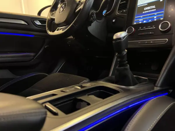 Renault Mégane 2016 - 11990 EUR, 140000 km - AUTO.MOTO.pt - 140000km - foto 15 de 41