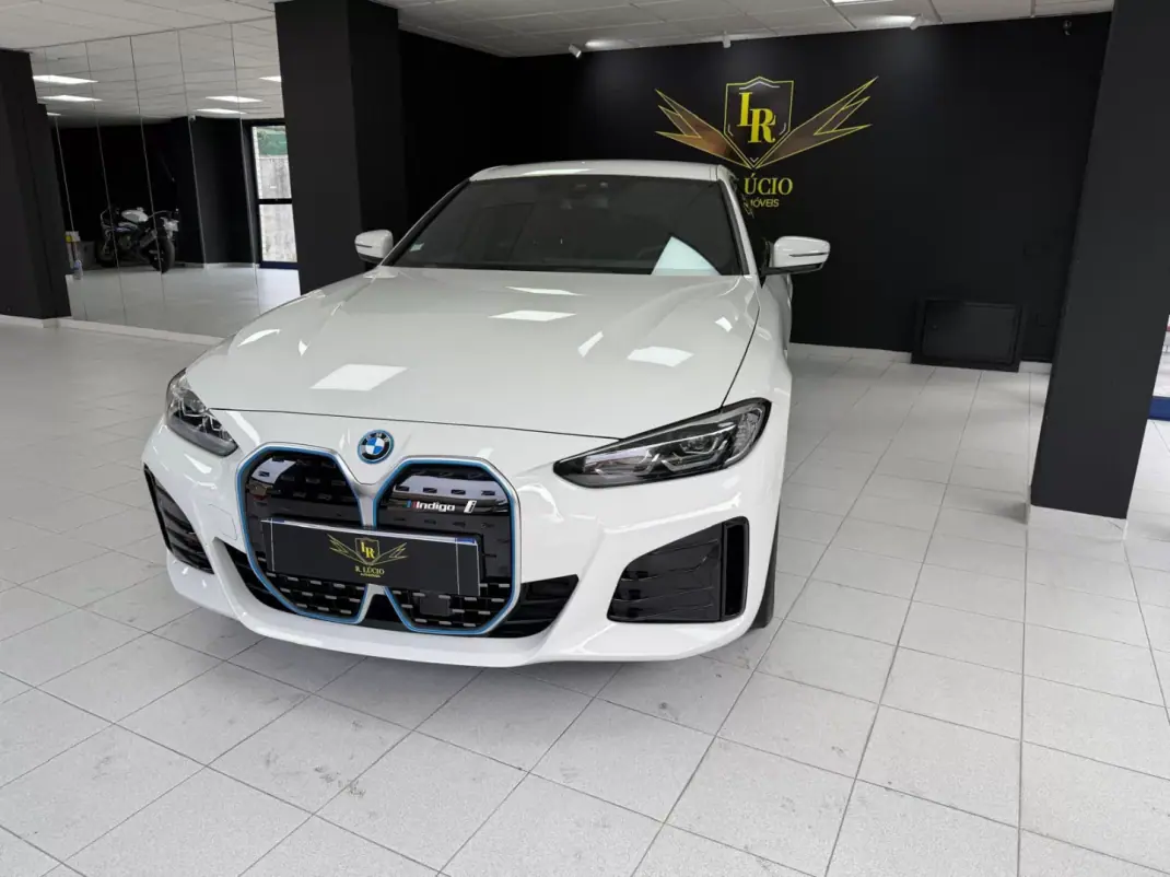 BMW i4 2024 - 43000 EUR, 42572 km - AUTO.MOTO.pt - 42572km - foto 9 de 39