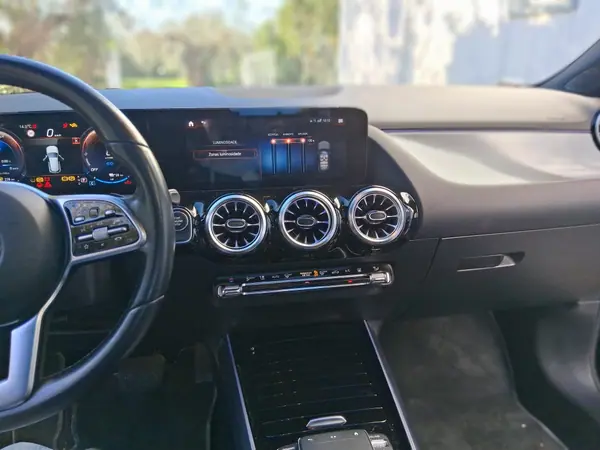 Mercedes-Benz GLA 250 2022 — foto 3 de 4