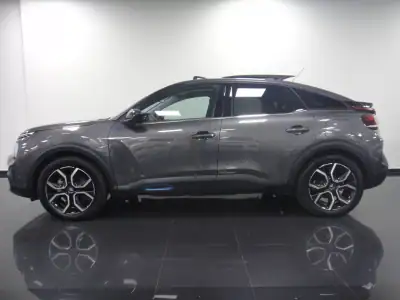 Citroën e-C4 2022 - 19500 EUR, 28000 km - AUTO.MOTO.pt - 28000km - foto 4 de 33