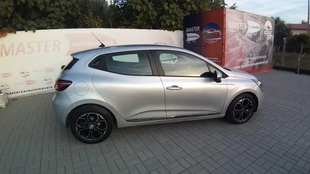 Renault Clio 2020 - 13690 EUR, 114437 km - AUTO.MOTO.pt - 114437km - foto 3 de 42