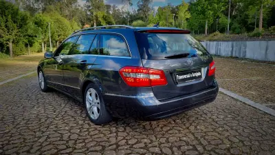 Mercedes-Benz E 220 2010 - 17450 EUR, 226000 km - AUTO.MOTO.pt - 226000km - foto 18 de 24