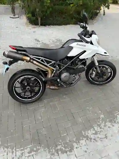 Ducati Hypermotard 796 2012 - 5600 EUR, 20148 km - AUTO.MOTO.pt - 20148km - foto 8 de 9