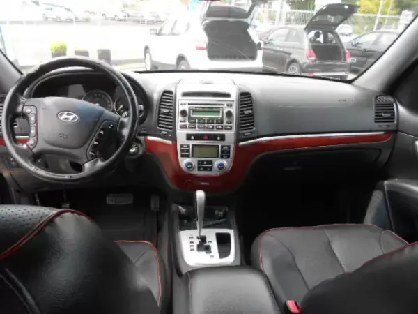 Hyundai Santa Fe 2008 - 10750 EUR, 232320 km - AUTO.MOTO.pt - 232320km - foto 12 de 14