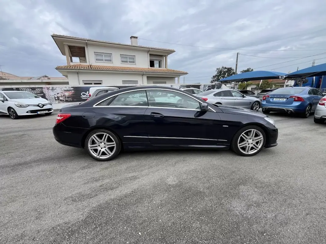Mercedes-Benz E 250 2010 - 15950 EUR, 324000 km - AUTO.MOTO.pt - 324000km - foto 4 de 28