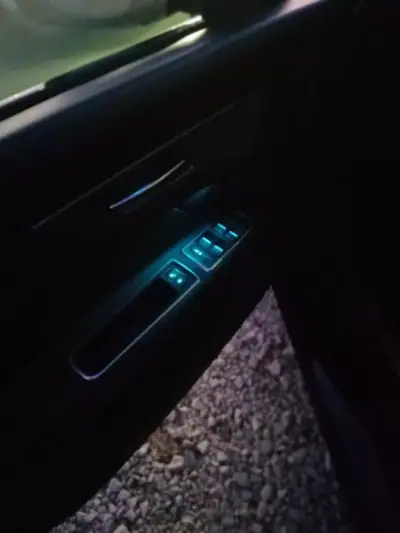 Jaguar XF Sportbrake 2017 - 19750 EUR, 195000 km - AUTO.MOTO.pt - 195000km - foto 15 de 24