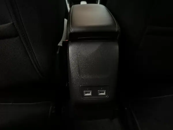 Peugeot e-208 2020 - 17200 EUR, 45470 km - AUTO.MOTO.pt - 45470km - foto 17 de 17
