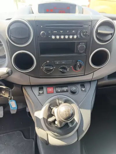 Peugeot Partner 2016 — foto 5 de 6