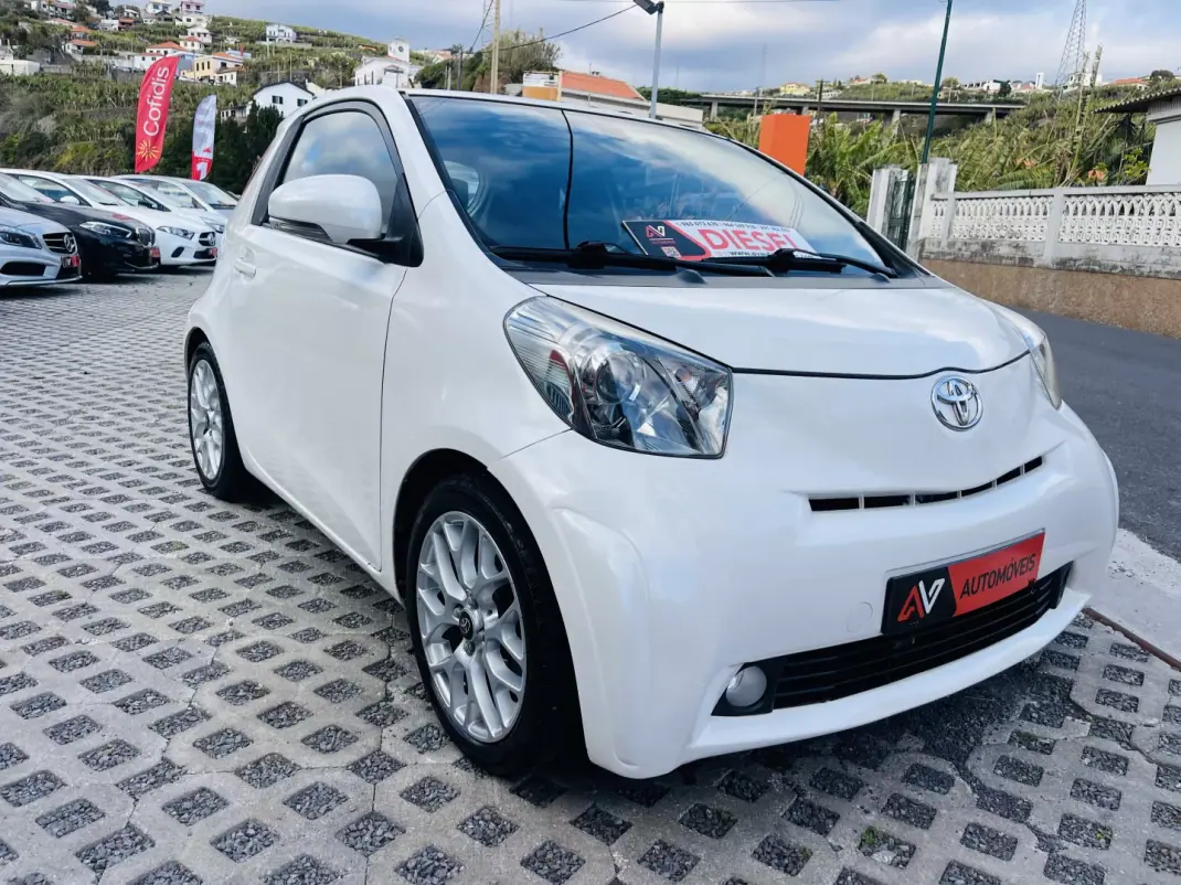 Toyota iQ 2010 - 11950 EUR, 145805 km - AUTO.MOTO.pt - 145805km - foto 1 de 12